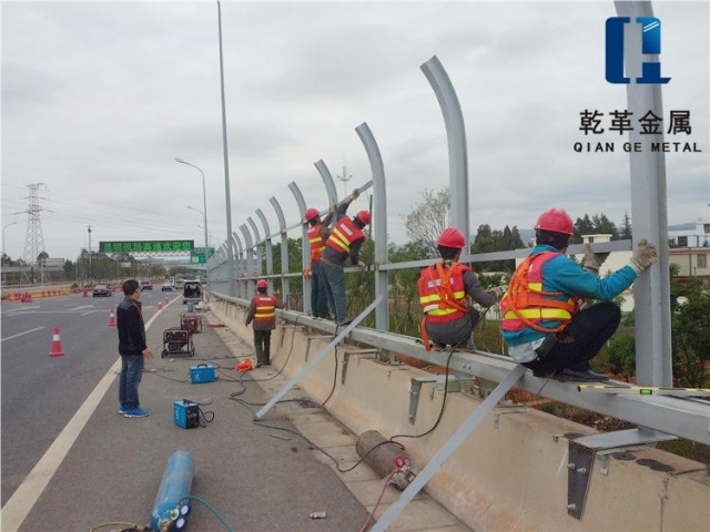 杭州湾跨海大桥声屏障工程